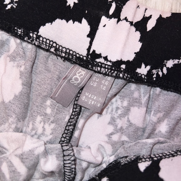 ASOS Bundle of Shorts - Picture 13 of 14